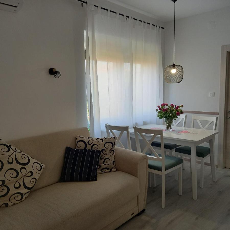 Apartmani Pajalic Krk Town Esterno foto