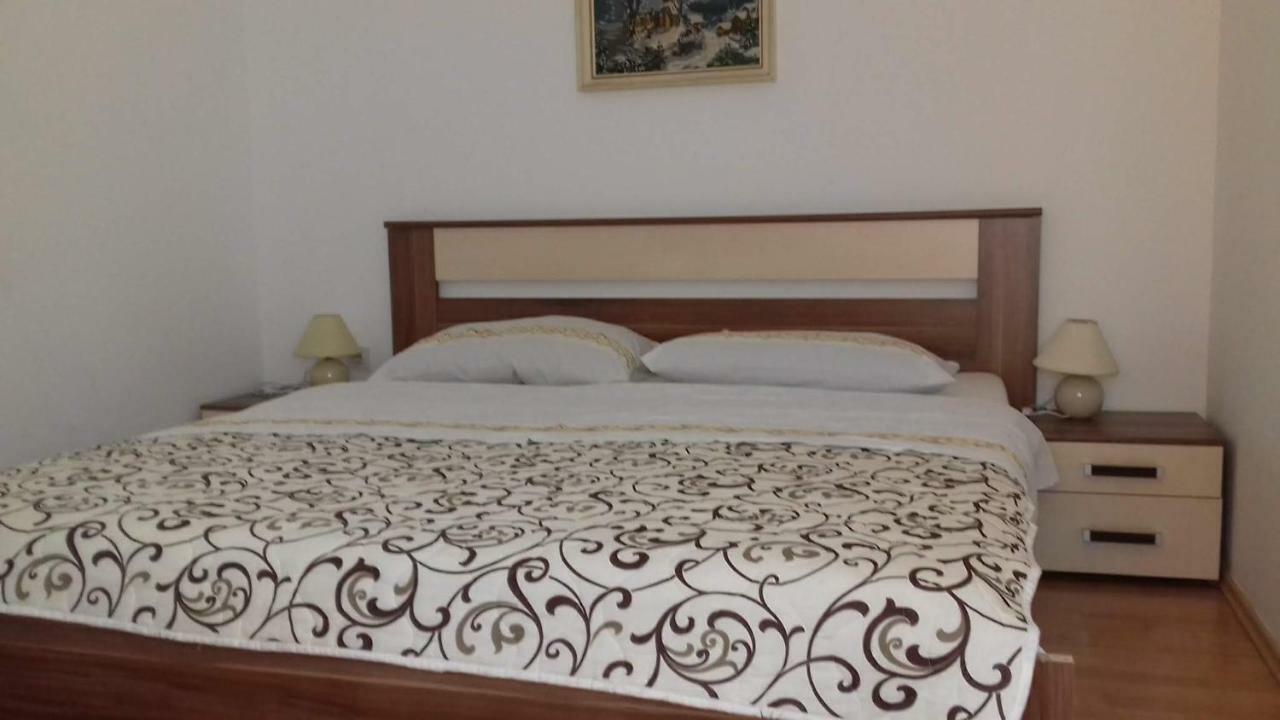 Apartmani Pajalic Krk Town Esterno foto