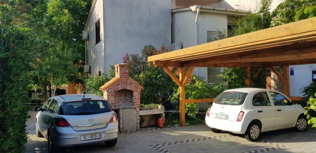 Apartmani Pajalic Krk Town Esterno foto