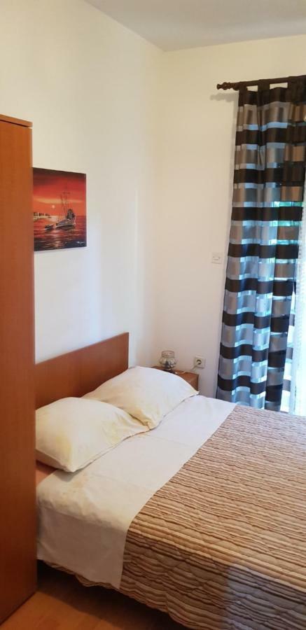 Apartmani Pajalic Krk Town Esterno foto